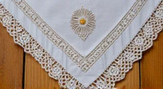 Understanding Antique Lace Techniques: Meanders, Filet, and More